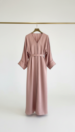 Abaya DIAMANTA – Élégance fluide aux finitions précieuses